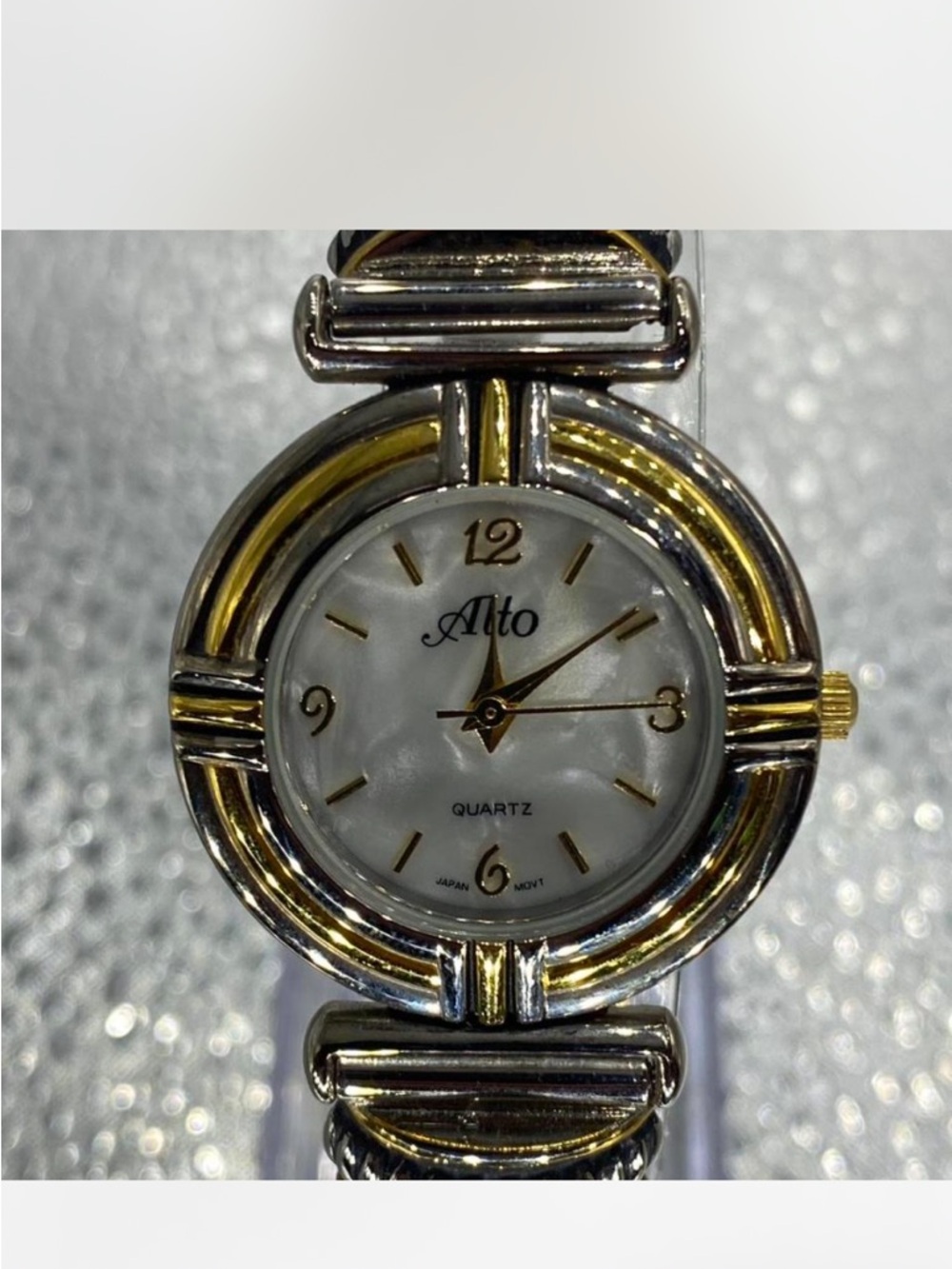 *** Alto  ^^^ Two-Tone Round Face Quartz Watch - Gold & Silver *^*